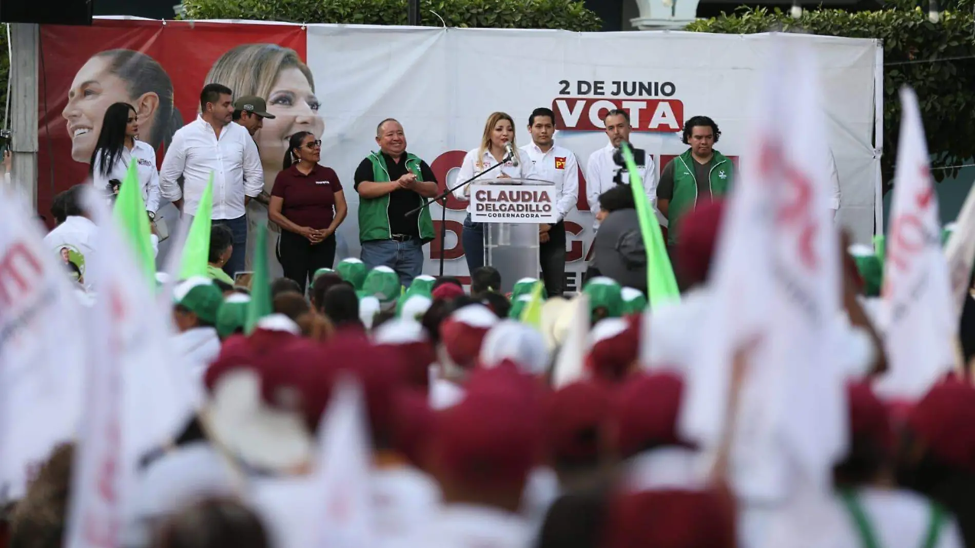 Claudia Delgadillo en Acatlán de Juárez